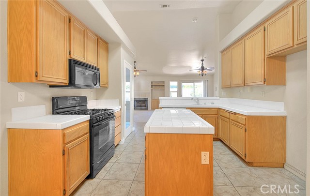 Detail Gallery Image 14 of 57 For 14655 Texas Ct, Fontana,  CA 92336 - 3 Beds | 2 Baths