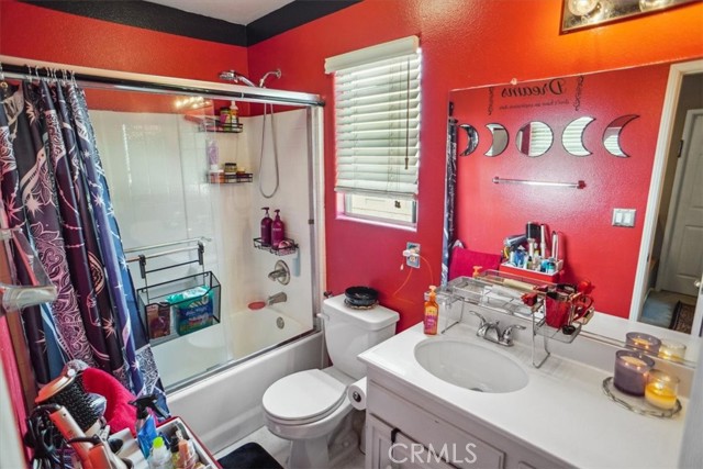 29720 Creekbed Road, Castaic CA: https://media.crmls.org/medias/74308917-3d47-43b9-8eda-999ea0762b73.jpg