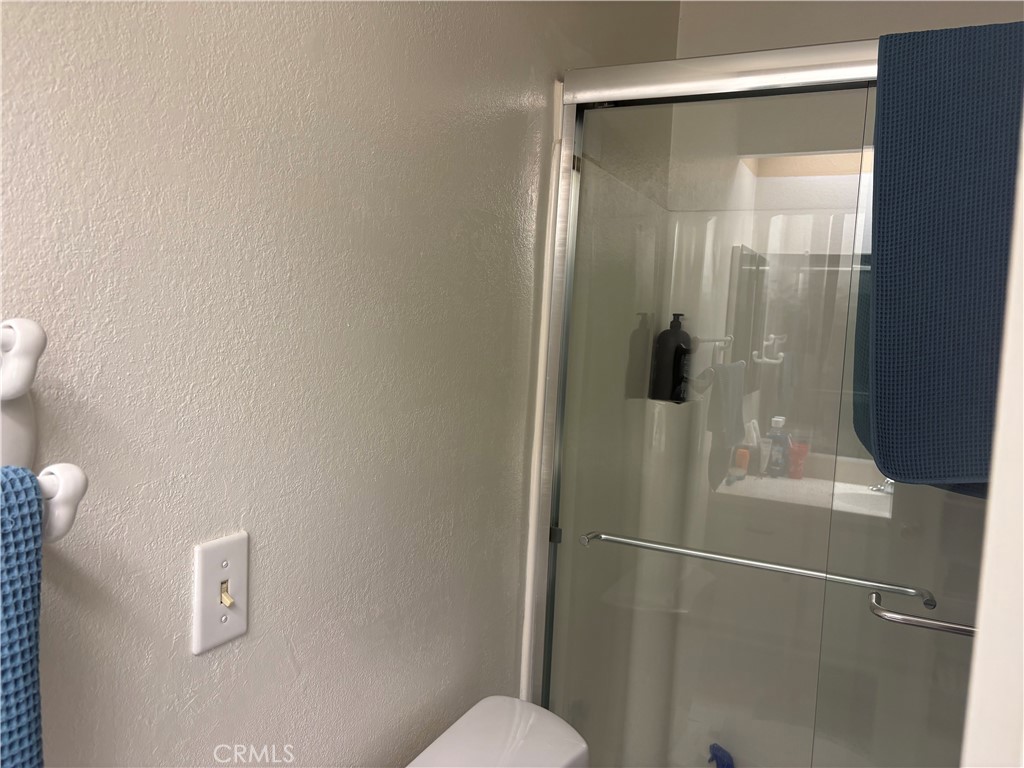 https://media.crmls.org/medias/74328967-675d-436b-aa6e-7307b9adc3bb.jpg?preset=X-Large