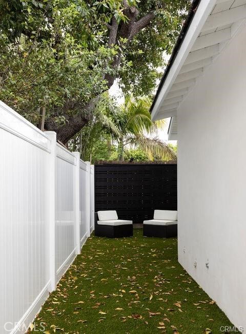 Detail Gallery Image 11 of 12 For 12812 W Greene, Los Angeles,  CA 90066 - 2 Beds | 2 Baths