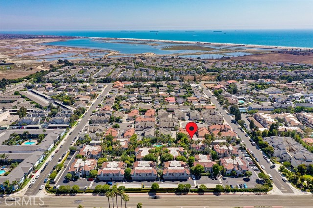 4752 Tiara Drive, Huntington Beach CA: https://media.crmls.org/medias/743454b6-4ca1-4951-9386-af4e1227a53e.jpg
