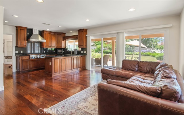 6966 Crest Road, Rancho Palos Verdes CA: https://media.crmls.org/medias/7434822e-256b-402c-ac72-f4a6f91e6102.jpg