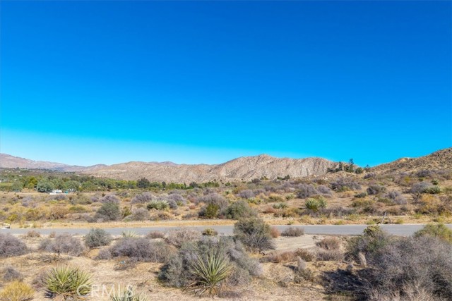 Detail Gallery Image 11 of 20 For 4321 Hess Bld, Morongo Valley,  CA 92256 - – Beds | – Baths