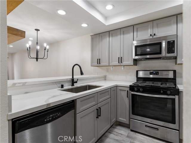 Detail Gallery Image 7 of 13 For 550 Orange Ave #144,  Long Beach,  CA 90802 - 2 Beds | 2 Baths