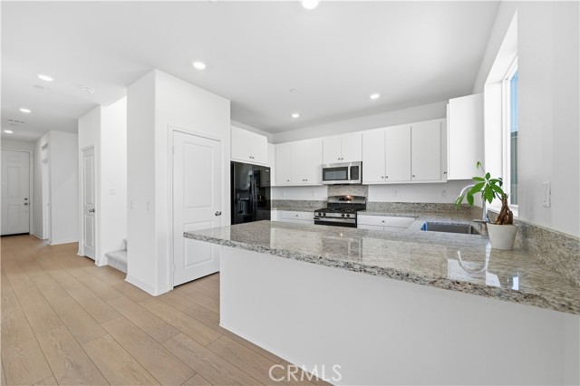 Detail Gallery Image 12 of 51 For 36631 Camino Springs, Murrieta,  CA 92563 - 4 Beds | 3 Baths