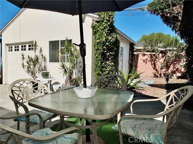 4306 Hackett Avenue, Lakewood CA: https://media.crmls.org/medias/743750d0-4bff-42ad-91d4-541878150ea2.jpg