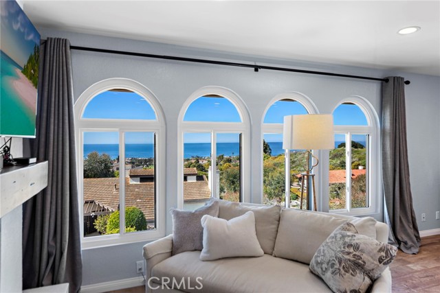 Detail Gallery Image 30 of 46 For 604 Avenida Acapulco, San Clemente,  CA 92672 - 5 Beds | 3/1 Baths