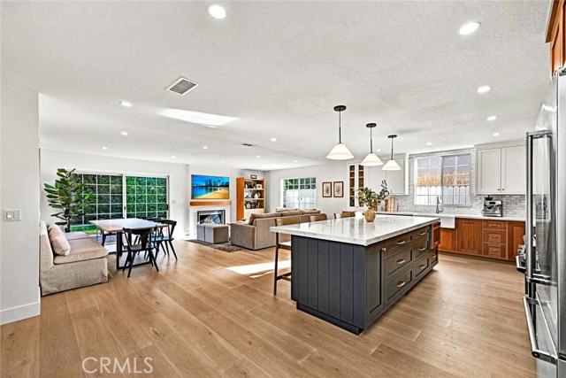 Detail Gallery Image 3 of 16 For 3210 Iowa St, Costa Mesa,  CA 92626 - 3 Beds | 2 Baths