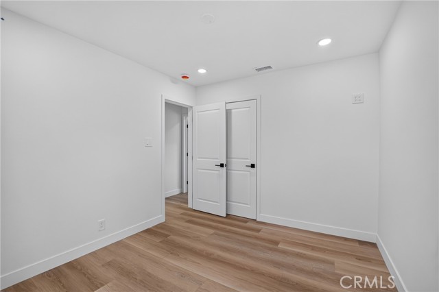 10227 Amboy photo 15