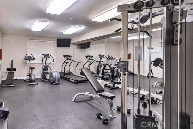 Detail Gallery Image 47 of 49 For 4724 Kester Ave #404,  Sherman Oaks,  CA 91403 - 3 Beds | 2 Baths