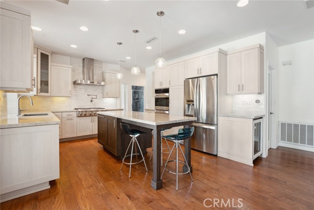 22501 Marilla Street, Chatsworth CA: https://media.crmls.org/medias/743c061b-5a29-4db0-b4ae-4849bfe9caec.jpg