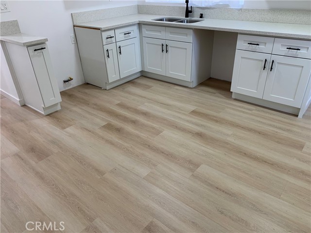 Detail Gallery Image 4 of 24 For 1209 W 40th Pl, Los Angeles,  CA 90037 - 2 Beds | 1 Baths