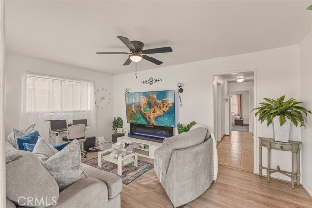 Detail Gallery Image 4 of 21 For 1223 W 68th, Los Angeles,  CA 90044 - 3 Beds | 1 Baths