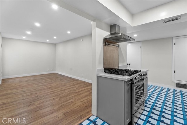 Detail Gallery Image 4 of 25 For 6752 Hillpark #303,  Los Angeles,  CA 90068 - 2 Beds | 2 Baths