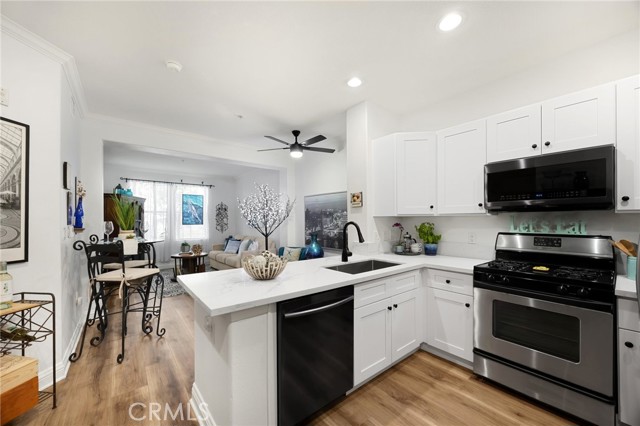 Detail Gallery Image 14 of 41 For 3148 Watermarke Pl, Irvine,  CA 92612 - 1 Beds | 1 Baths