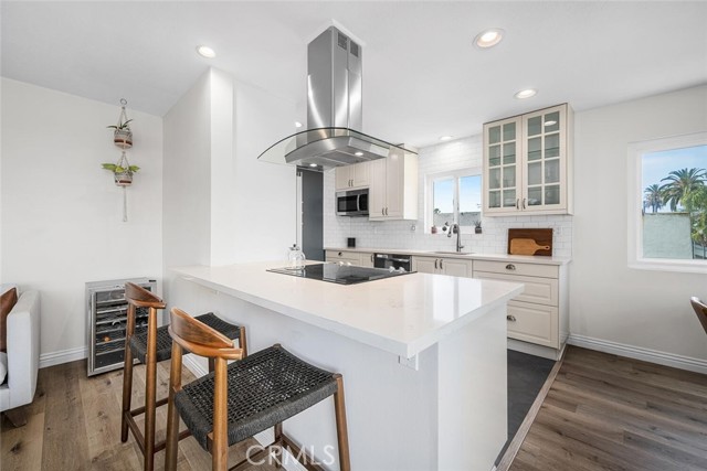 226 Grand, Long Beach CA: https://media.crmls.org/medias/743fc8db-e1c9-4996-a406-ff765ad25c04.jpg