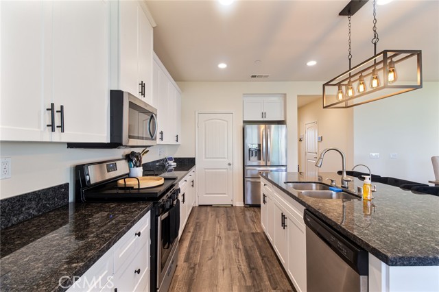 Detail Gallery Image 10 of 34 For 14216 Tuscany Pl, Beaumont,  CA 92223 - 5 Beds | 3 Baths