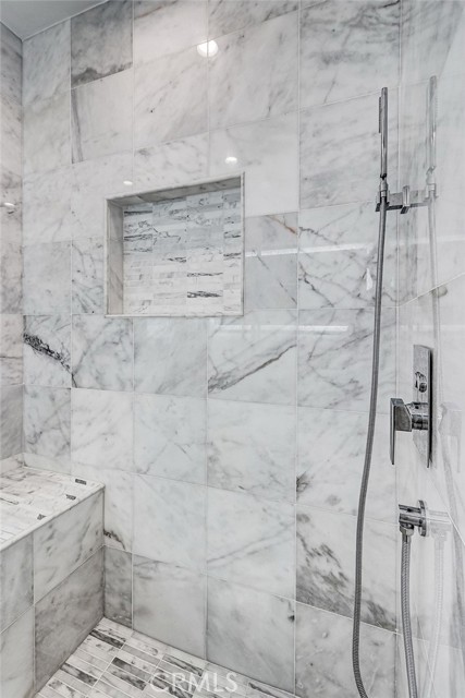 Detail Gallery Image 15 of 38 For 3010 Laurel Ave, Manhattan Beach,  CA 90266 - 4 Beds | 2 Baths