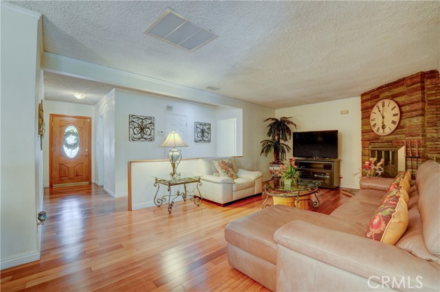 Detail Gallery Image 26 of 59 For 7115 Park Manor Ave, North Hollywood,  CA 91605 - 4 Beds | 2 Baths