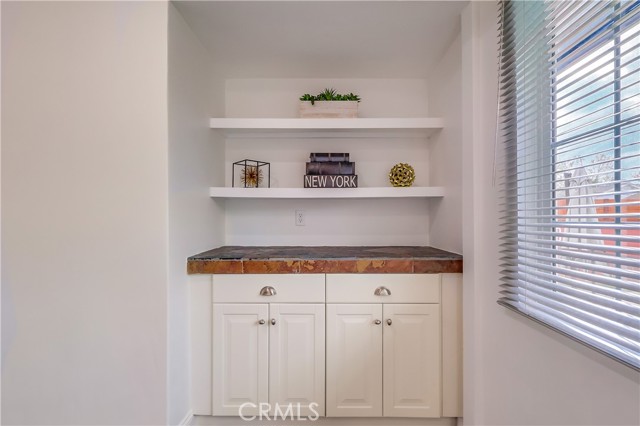 Detail Gallery Image 12 of 30 For 12640 Albers St, Valley Village,  CA 91607 - 6 Beds | 4 Baths