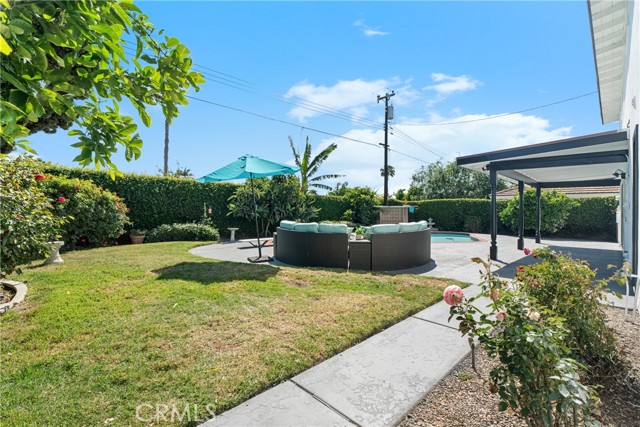 634 Pinehurst Avenue, Placentia CA: https://media.crmls.org/medias/7440df2f-73c4-46ab-a5e0-2a984dee8ec6.jpg