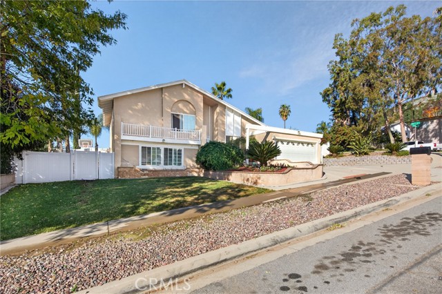 Detail Gallery Image 4 of 27 For 2794 La Praix, Highland,  CA 92346 - 4 Beds | 2 Baths