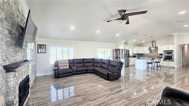 Detail Gallery Image 9 of 32 For 14230 Avenida Munoz, Riverside,  CA 92508 - 3 Beds | 2 Baths