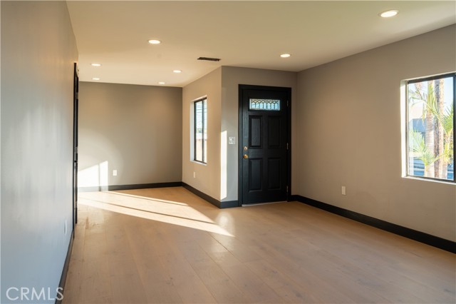 10716 Telfair Avenue, Pacoima CA: https://media.crmls.org/medias/744260a8-f9c4-4f90-869c-71c42353261c.jpg