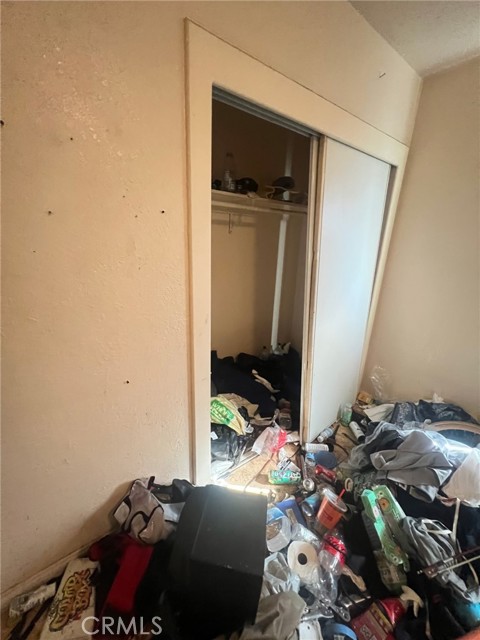 Detail Gallery Image 4 of 6 For 350 N Park, Rialto,  CA 92376 - 2 Beds | 1 Baths