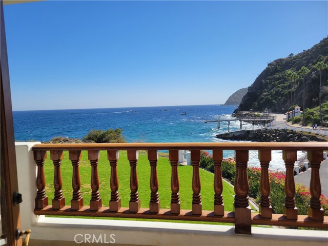 68 Playa Azul, Avalon CA: https://media.crmls.org/medias/7442d99f-e724-4056-82d7-1a360d2c8d78.jpg