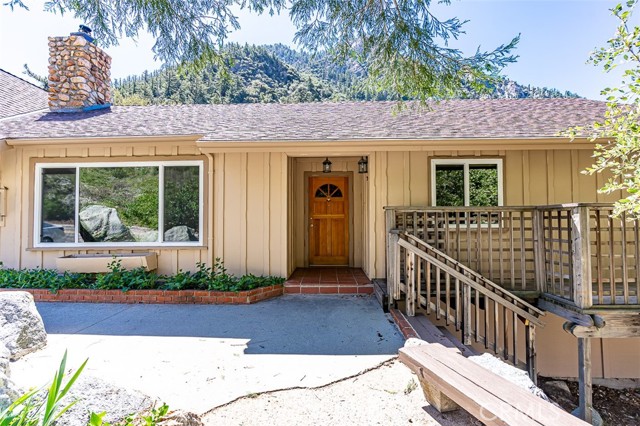 Detail Gallery Image 4 of 38 For 7605 Mt Baldy Rd, Mt Baldy,  CA 91759 - 3 Beds | 3 Baths