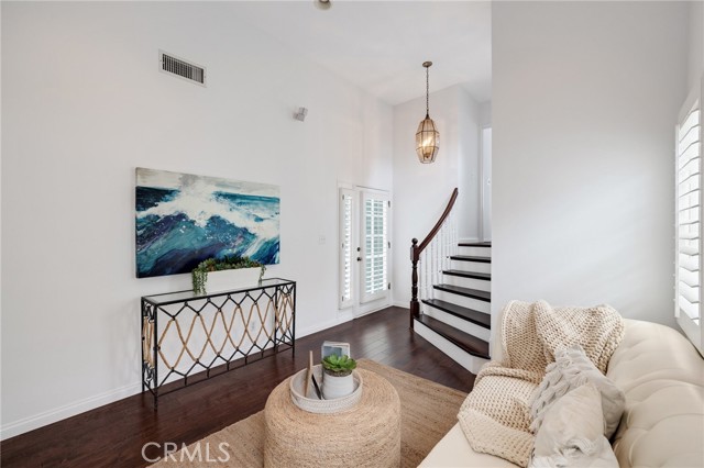 Second living room, vaulted ceilings