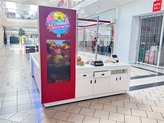 112 Plaza Drive, West Covina CA: https://media.crmls.org/medias/744305e7-c95f-4594-b8b1-83562afa0a75.jpg