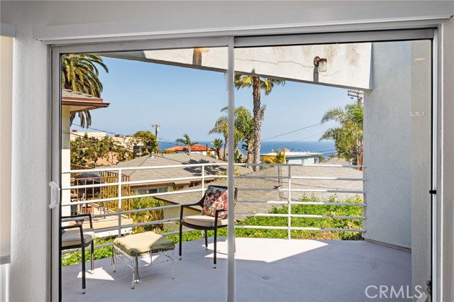 718 W 37th Street, San Pedro CA: https://media.crmls.org/medias/74432f48-4973-4b84-9f87-f27e43ac9651.jpg