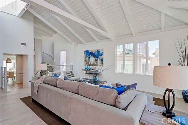 324 Bayview Drive, Hermosa Beach, California 90254, 3 Bedrooms Bedrooms, ,3 BathroomsBathrooms,Residential,Sold,Bayview,SB17236380