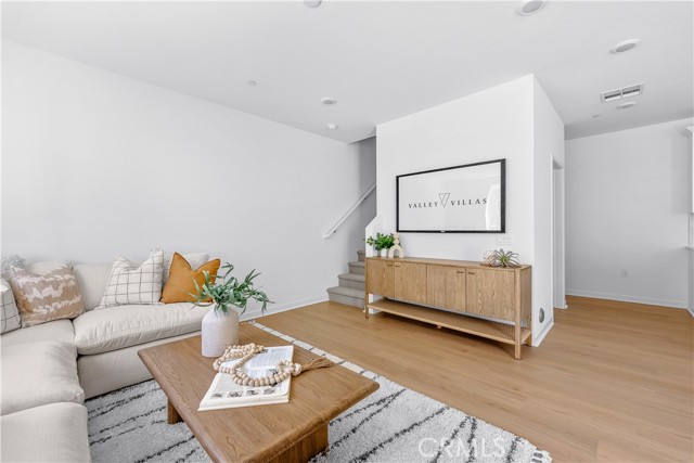 Detail Gallery Image 12 of 25 For 9423 1/2 N Sepulveda Blvd. #3,  North Hills,  CA 91343 - 2 Beds | 2/1 Baths