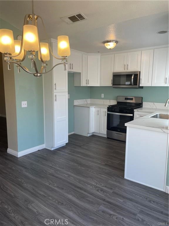 Detail Gallery Image 3 of 15 For 11422 Citrus Glen Ln, Fontana,  CA 92337 - 3 Beds | 2 Baths