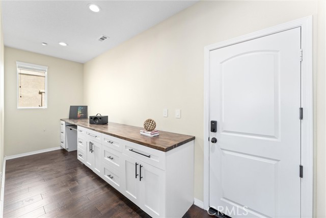 Detail Gallery Image 21 of 44 For 17012 Hal Ln, Fontana,  CA 92336 - 3 Beds | 2/1 Baths
