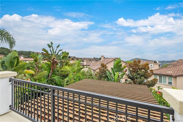 19 Via Cuenta Nueva, San Clemente CA: https://media.crmls.org/medias/7446bd1c-8936-4fa9-a40a-bc25390db1b5.jpg