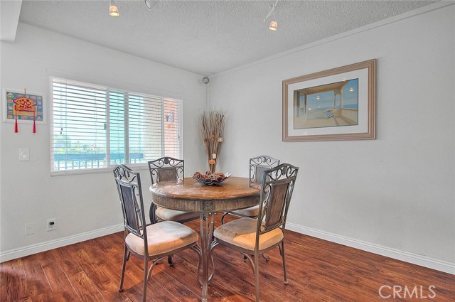 Detail Gallery Image 7 of 21 For 2940 N Verdugo Rd #409,  Glendale,  CA 91208 - 2 Beds | 2 Baths