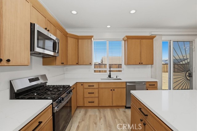 Detail Gallery Image 19 of 41 For 12722 2nd, Victorville,  CA 92395 - 5 Beds | 3 Baths