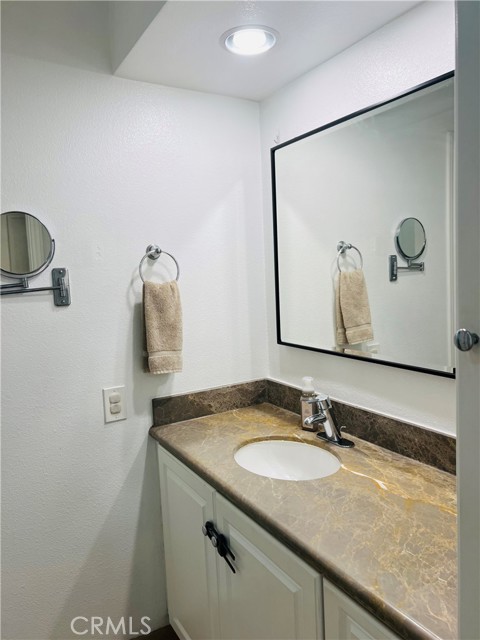 Detail Gallery Image 8 of 16 For 2235 W 25th #103,  San Pedro,  CA 90732 - 1 Beds | 1/1 Baths