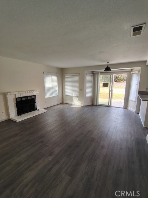 Detail Gallery Image 14 of 31 For 946 Winston Cir, Corona,  CA 92881 - 4 Beds | 3 Baths