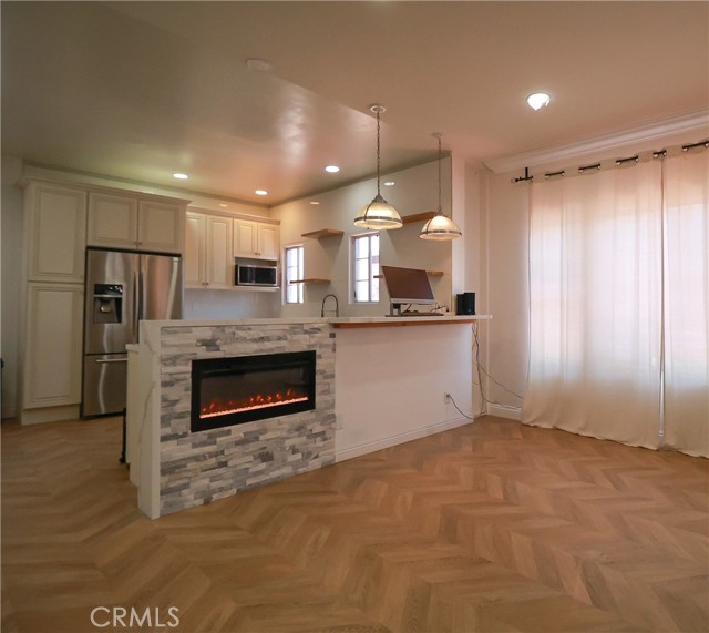 3221 Folsom Street, Los Angeles CA: https://media.crmls.org/medias/7448dbae-7431-469c-af7a-d3ff68592e57.jpg