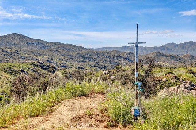 Detail Gallery Image 2 of 52 For 2 Decker Canyon Road, Ortega Mountain,  CA 92530 - – Beds | – Baths