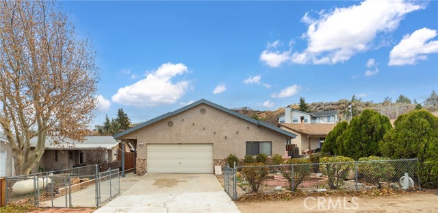 42868 Ranch Club Road, Lake Elizabeth CA: https://media.crmls.org/medias/74493735-af4d-4d9a-a0e1-f07fbe800dbf.jpg