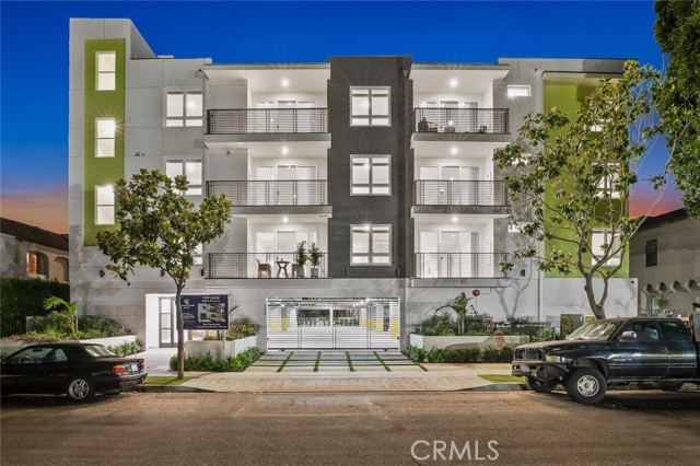 Detail Gallery Image 1 of 23 For 5820 La Mirada Ave #204,  Hollywood,  CA 90038 - 3 Beds | 2 Baths