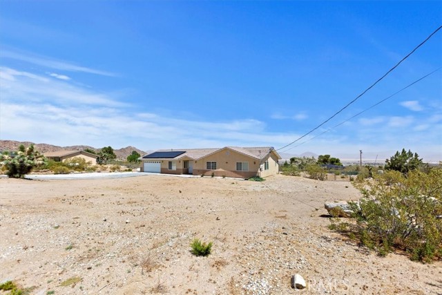 32776 Zircon Road, Lucerne Valley CA: https://media.crmls.org/medias/744983bb-23ed-45b0-b24e-6294da349954.jpg