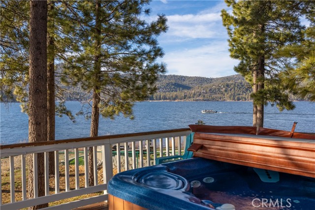 Detail Gallery Image 5 of 45 For 136 Round Dr, Big Bear Lake,  CA 92315 - 3 Beds | 1/1 Baths