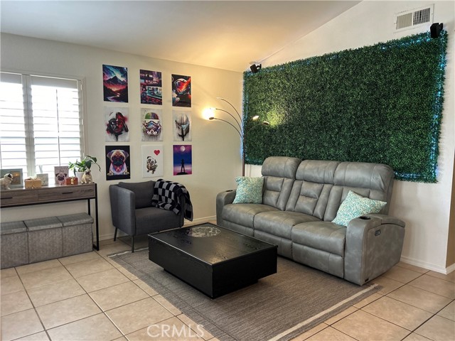 16041 Warmington Lane, Huntington Beach CA: https://media.crmls.org/medias/744a6571-509c-4fa7-9f12-e917dc62bbff.jpg
